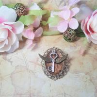 Broche steampunk cle